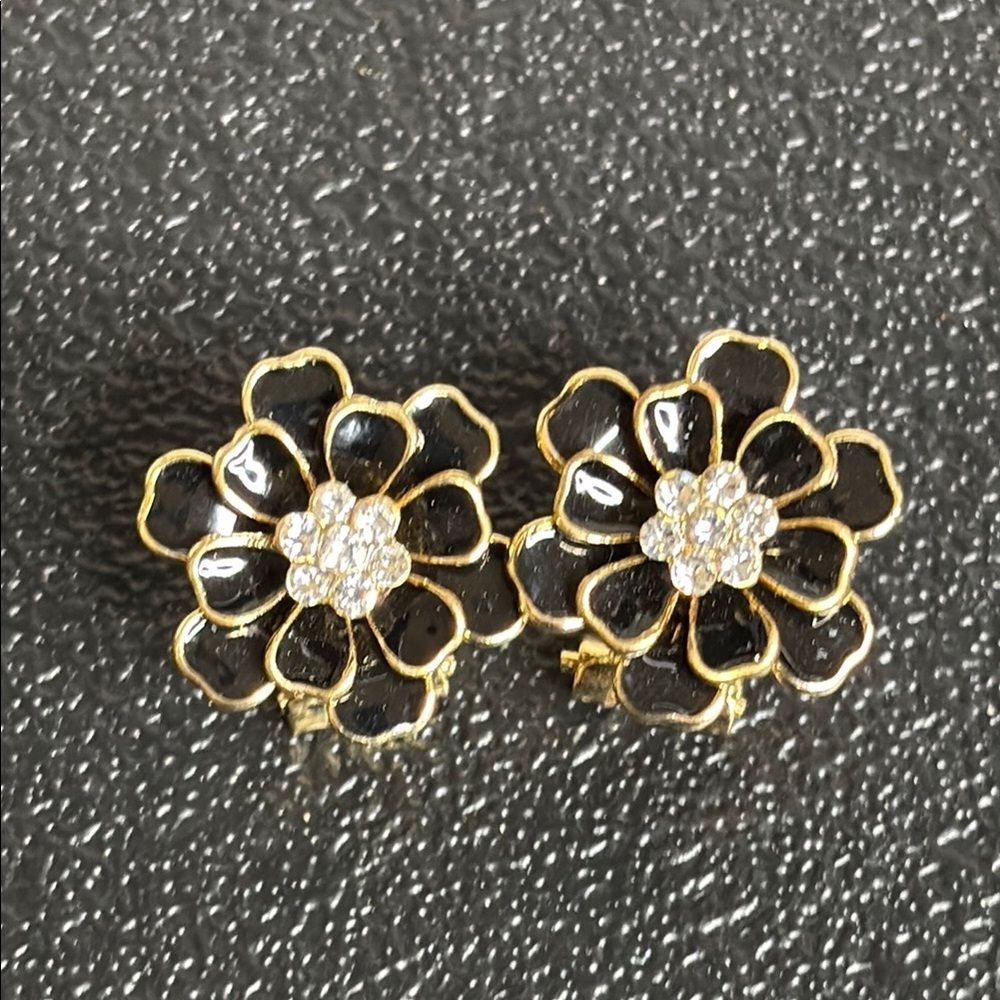 Piper K Rhinestone Enamel Elegant Black and Gold Floral Pierced Earrings